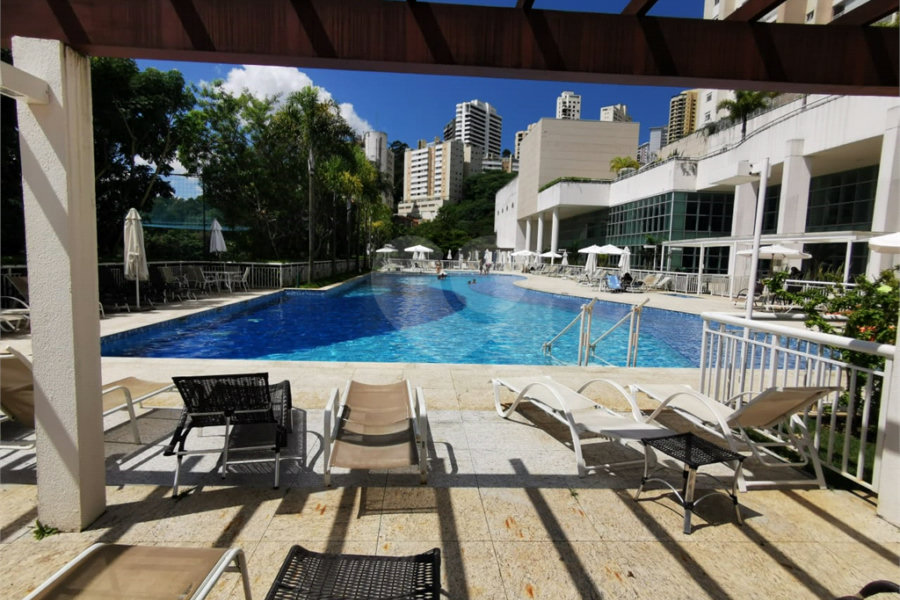 Apartamento à venda com 3 suítes em Morumbi, São Paulo, SP