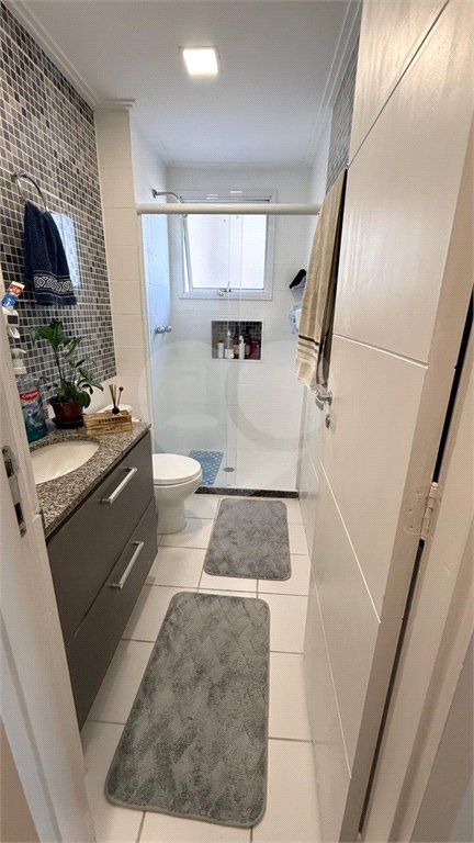 Apartamento à venda com 3 quartos, sendo 1 suíte, em Jardim Tupanci, Barueri, SP