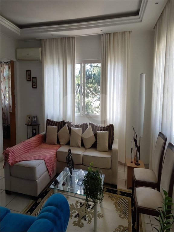 Casa à venda com 4 quartos, sendo 2 suítes, no condomínio Ibiratiba, São Paulo - SP