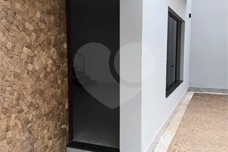 Sobrado para alugar com 2 quartos, sendo 1 suíte, no Centro, São Roque, SP