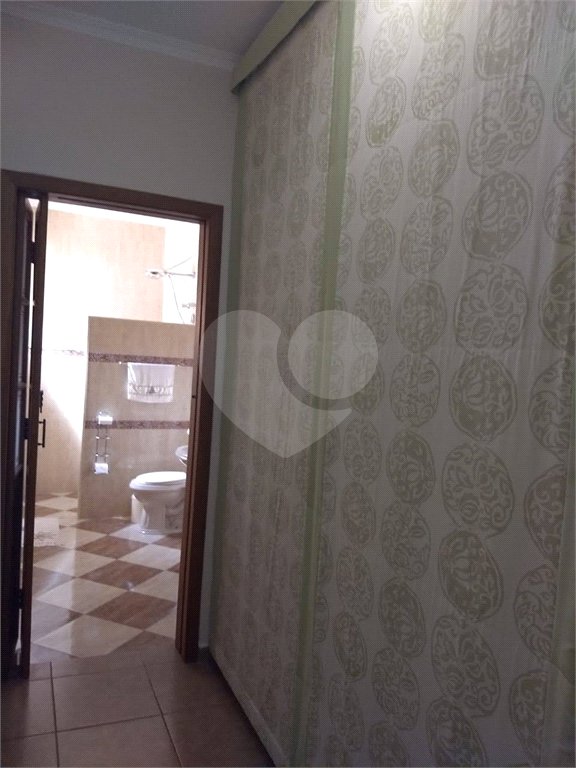 Casa à venda com 4 quartos, sendo 2 suítes, em Vila Petrópolis, Atibaia, SP