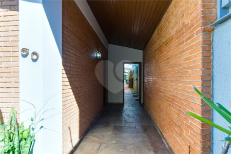 Casa Térrea à venda com 4 quartos, sendo 2 suítes, em Alto da Boa Vista, São Paulo, SP