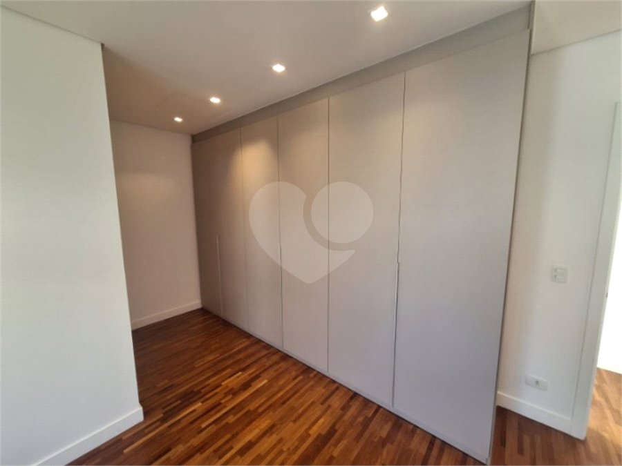 Casa à venda ou para alugar com 3 suítes no condomínio Boulevard Ibirapuera, São Paulo - SP