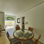 Apartamento com 2 dormitórios à venda, 65 m² por R$ 424.000,00 - Vila Júlia - Guarujá/SP