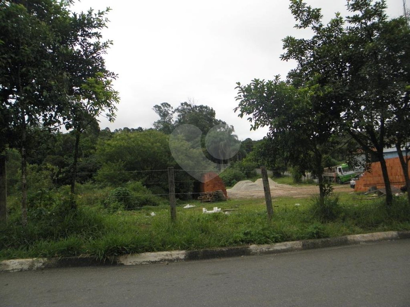 Terreno à venda em Jardim Emília, Poá, SP