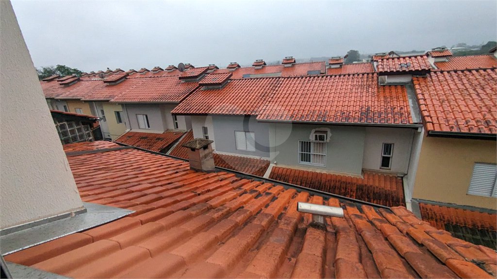 Casa à venda com 2 quartos, sendo 1 suíte, no condomínio Residencial Viva Vida, Cotia - SP