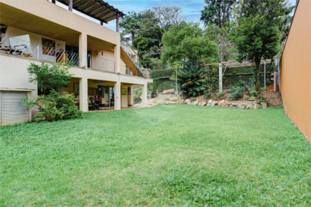 Sobrado à venda com 3 quartos, sendo 1 suíte, em Chácara Monte Alegre, São Paulo, SP