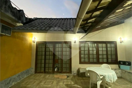 Casa à venda com 3 quartos em Santa Cruz, Rio de Janeiro, RJ
