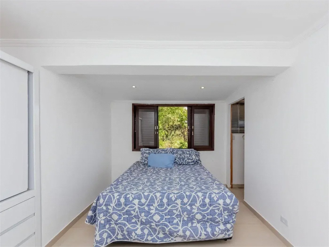 Casa à venda ou para alugar com 5 quartos, sendo 3 suítes, em Chácara Pavoeiro, Cotia, SP