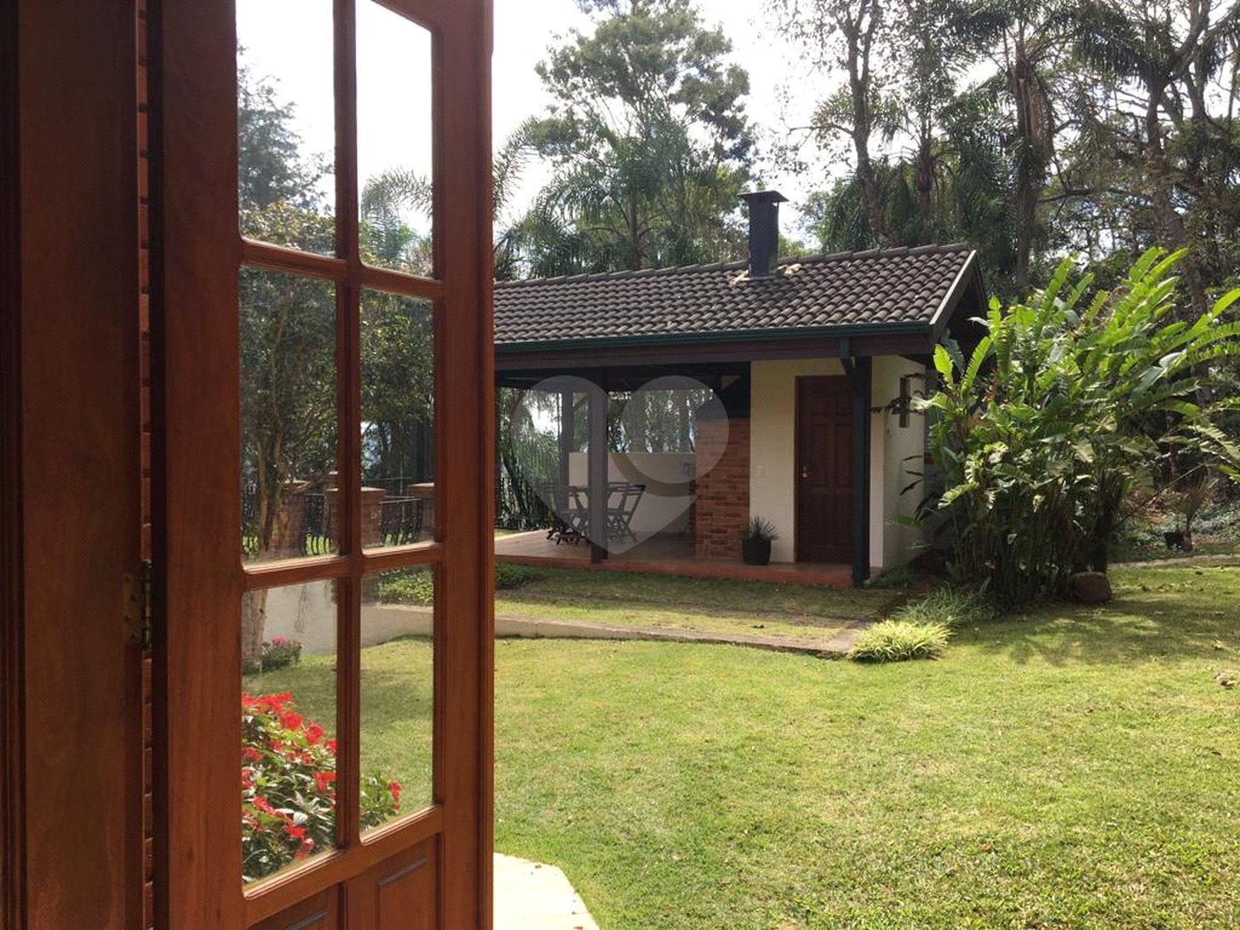 Casa à venda com 5 quartos, sendo 4 suítes,  no condomínio Cantareira, Mairiporã - SP