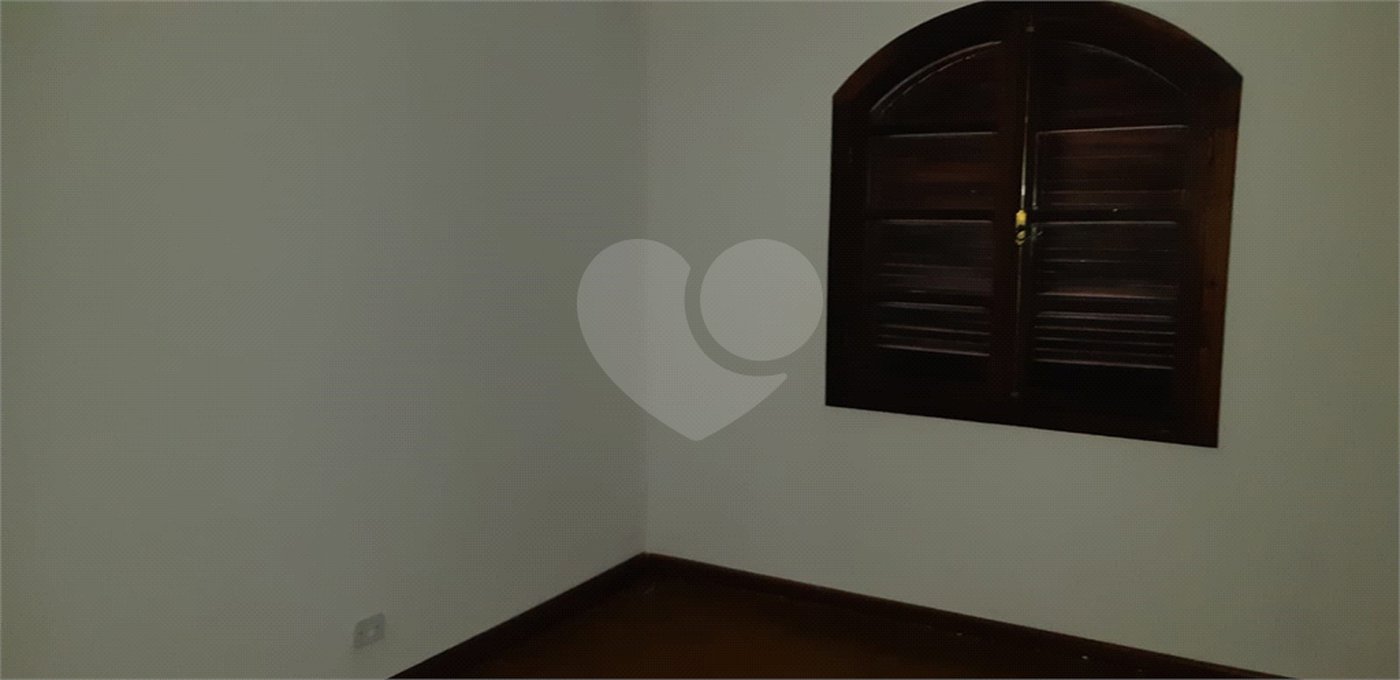 Casa à venda com 3 quartos, sendo 1 suíte, em Vila Santista, Atibaia, SP