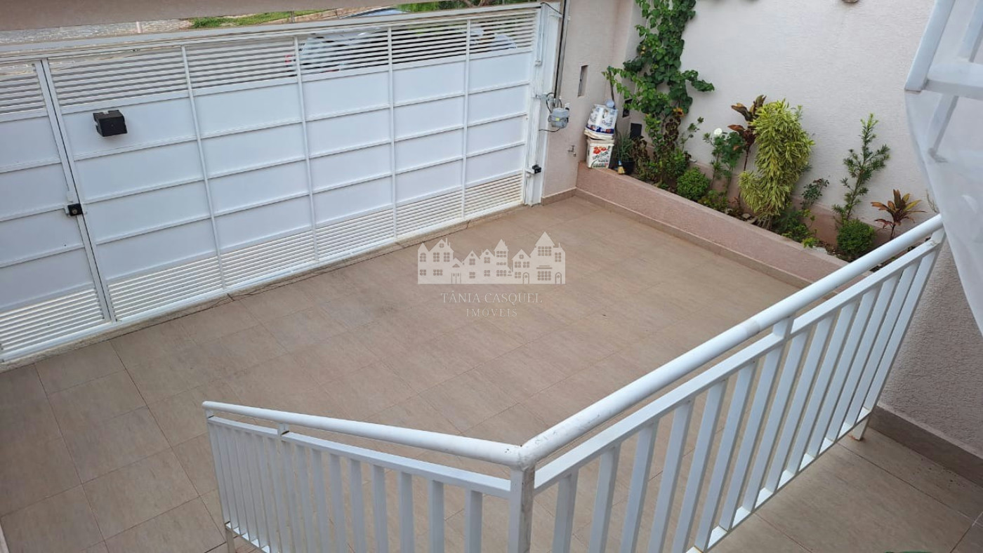 Casa à venda com 3 quartos, sendo 1 suíte, em Residencial Jardins da Catalunha, Atibaia, SP