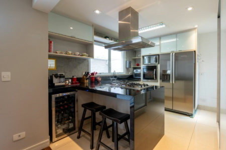 Casa à venda com 4 quartos, sendo 2 suítes, no condomínio Melbourne Residence, São Paulo - SP