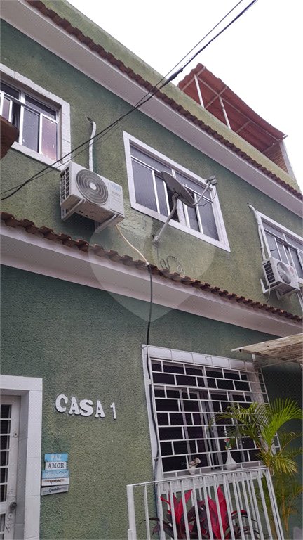 Casa de Vila à venda com 3 quartos, sendo 1 suíte, em Realengo, Rio de Janeiro, RJ
