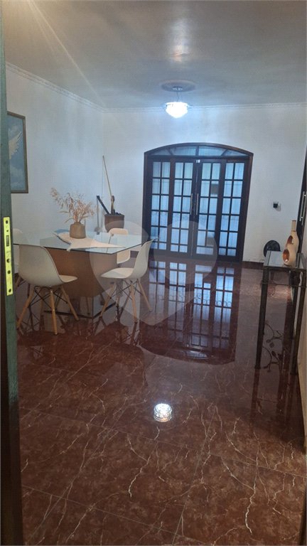 Sobrado à venda ou para alugar com 4 suítes em Sitio Paredão, Ferraz de Vasconcelos, SP