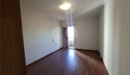 Apartamento para alugar com 3 quartos, sendo 1 suíte, em Alto da Boa Vista, São Paulo, SP