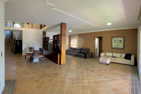 Casa à venda com 5 quartos, sendo 3 suítes, no condomínio Santa Teresa 1, Vinhedo - SP
