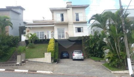Casa à venda com 3 quartos, sendo 2 suítes,  em Jardim Imperial Hills III, Arujá, SP