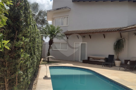 Casa à venda com 3 quartos, sendo 1 suíte, no condomínio Residencial Bouganville, Araraquara - SP