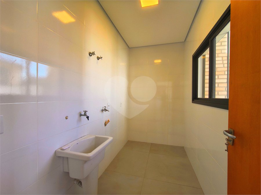 Casa à venda com 3 quartos, sendo 1 suíte, no condomínio Terras de São Francisco, Sorocaba - SP