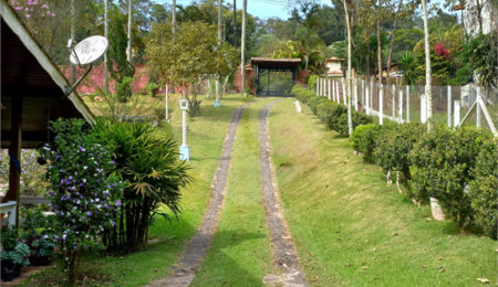 Casa à venda com 3 quartos, sendo 1 suíte,  no condomínio Parque do Alto, Caieiras - SP