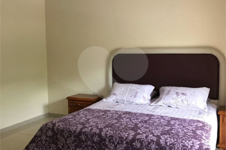 Sobrado à venda com 3 quartos, sendo 2 suítes, em Jardim Tropical, Cuiabá, MT