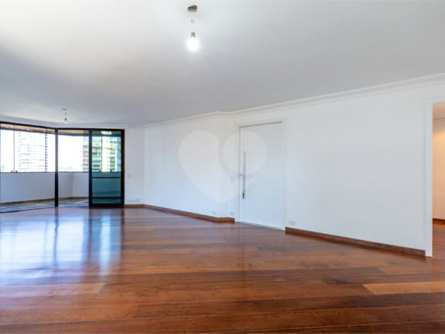 Apartamento à venda com 4 quartos, sendo 3 suítes,  em Campo Belo, São Paulo, SP