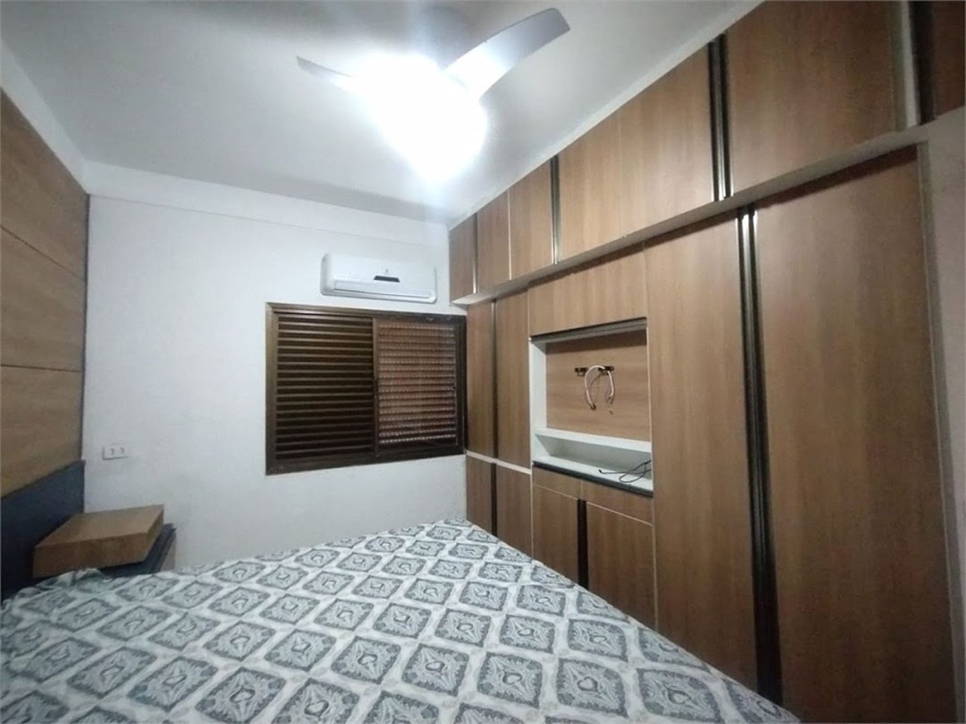 Apartamento com 2 dormitórios à venda, 63 m² por R$ 420.000,00 - Balneário Cidade Atlântica - Guarujá/SP