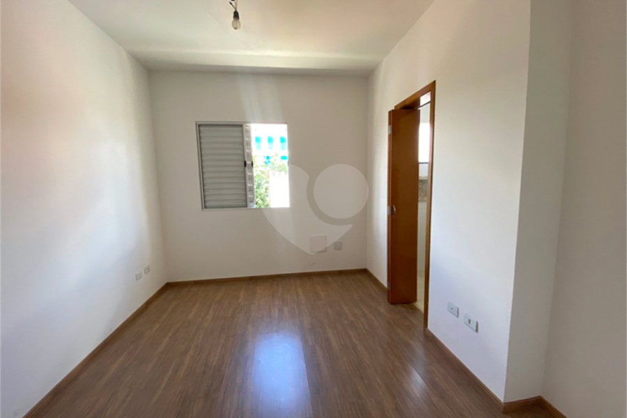Casa para alugar com 3 quartos, sendo 1 suíte,  no condomínio Villagio DI Maria, São Paulo - SP