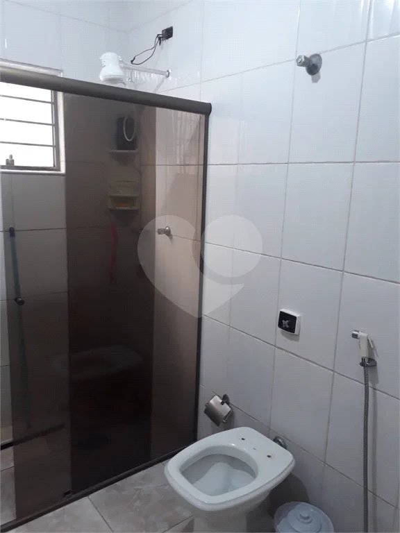 Casa térrea com amplo terreno