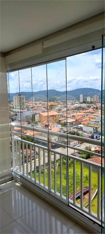Apartamento à venda com 3 quartos, sendo 1 suíte,  em Parque Santana, Mogi das Cruzes, SP