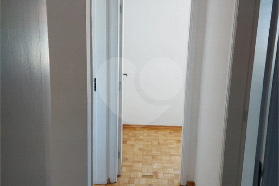 Casa à venda com 3 quartos, sendo 1 suíte, no condomínio Vila das Macieiras, São Paulo - SP