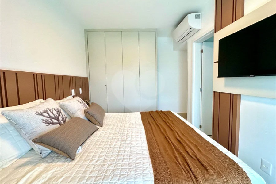 Apartamento à venda com 5 quartos, sendo 4 suítes,  em Riviera de São Lourenço, Bertioga, SP