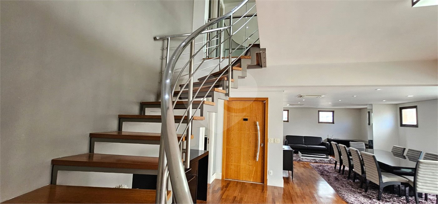 Duplex à venda com 4 quartos, sendo 3 suítes,  em Jardim Paulista, São Paulo, SP