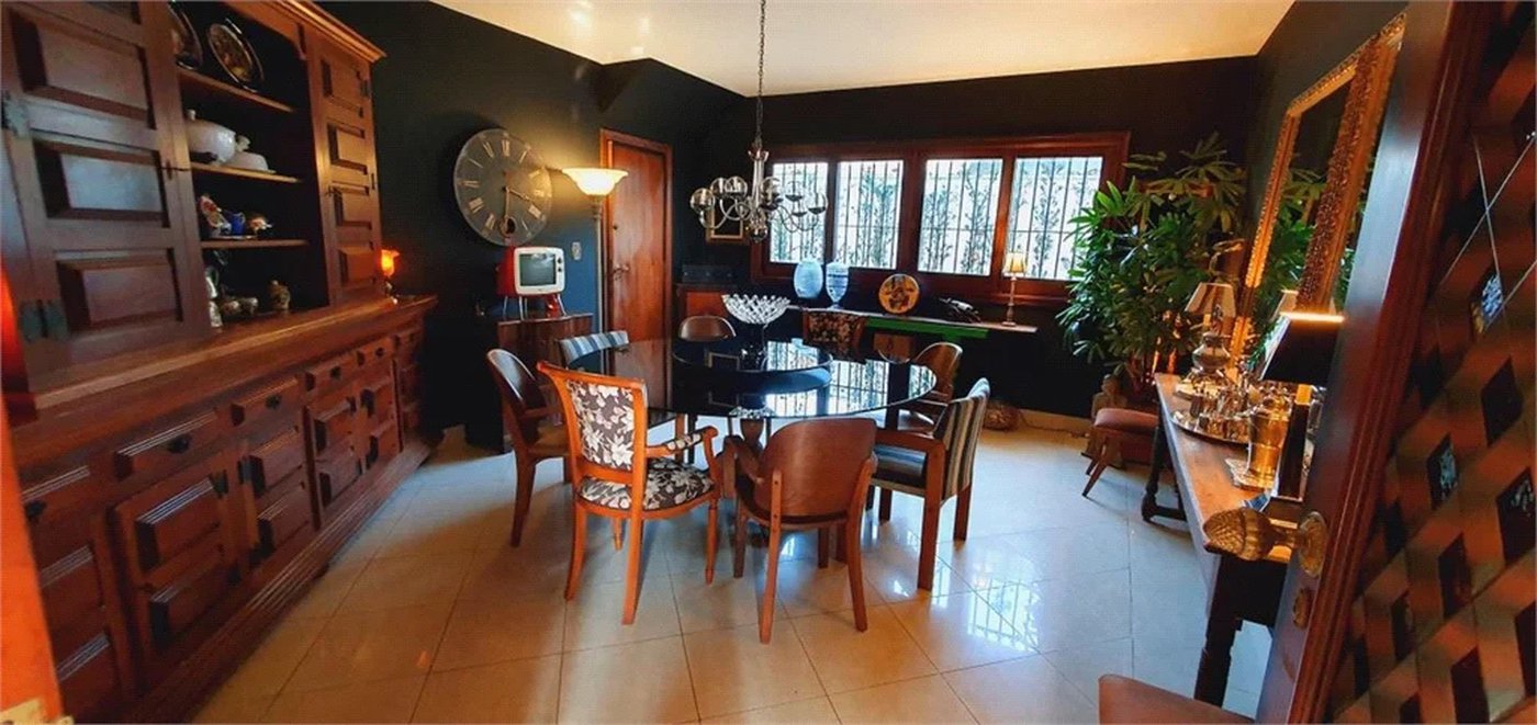 Casa à venda com 5 suítes em Jardim Leonor, São Paulo, SP