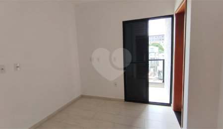 Casa à venda com 2 suítes no condomínio Residencial Paranaguá, São Paulo - SP