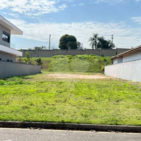 Terreno à venda no condomínio Portal dos Bandeirantes, Salto - SP