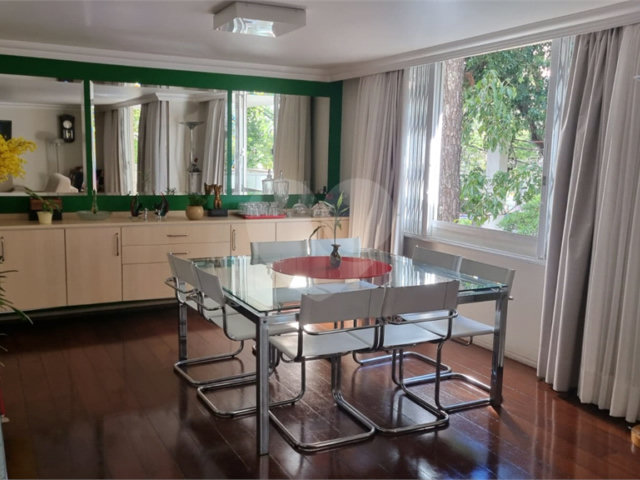 Apartamento à venda com 3 quartos, sendo 1 suíte,  em Bela Vista, São Paulo, SP