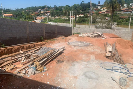 Sobrado à venda com 4 suítes em Jardim Centenário, Atibaia, SP