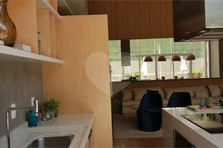 Apartamento à venda com 4 quartos, sendo 2 suítes, em Santo Amaro, São Paulo, SP