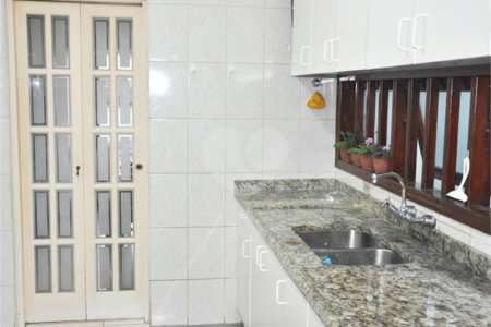 Sobrado à venda com 4 quartos, sendo 2 suítes,  em Alto da Boa Vista, São Paulo, SP