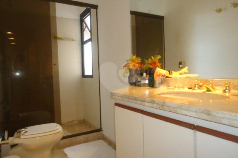 Apartamento à venda com 3 quartos, sendo 1 suíte, em Morumbi, São Paulo, SP