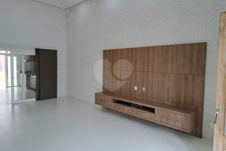 Casa à venda com 3 quartos, sendo 1 suíte, no condomínio Terra Nobre, Indaiatuba - SP