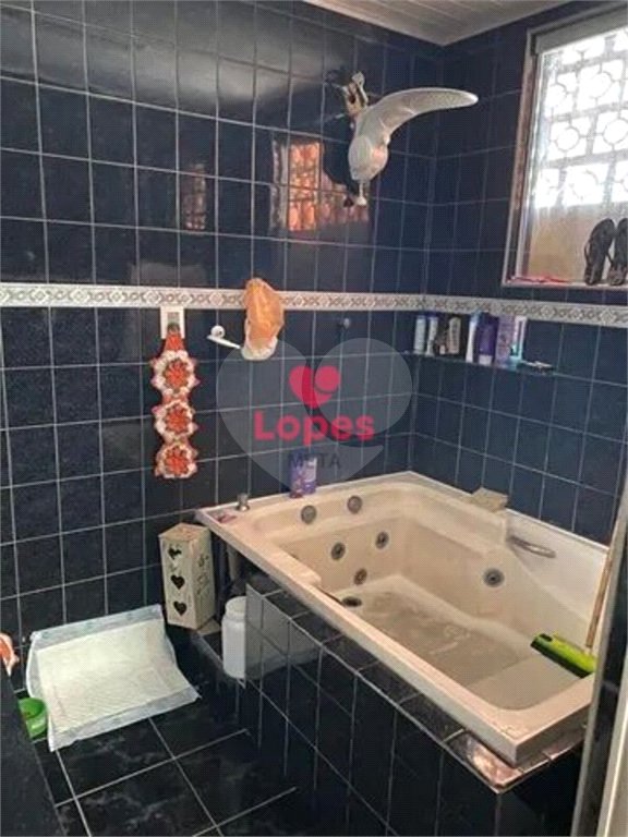 Casa à venda com 3 quartos, sendo 2 suítes, em Conjunto Residencial Trinta e Um de Março, São José dos Campos, SP