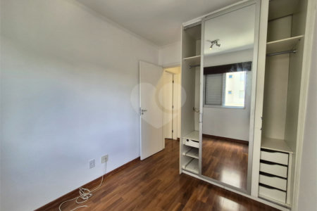 Apartamento à venda com 2 quartos em Vila Anastácio, São Paulo, SP