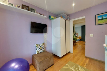 Apartamento à venda com 3 quartos, sendo 1 suíte, em Real Parque, São Paulo, SP