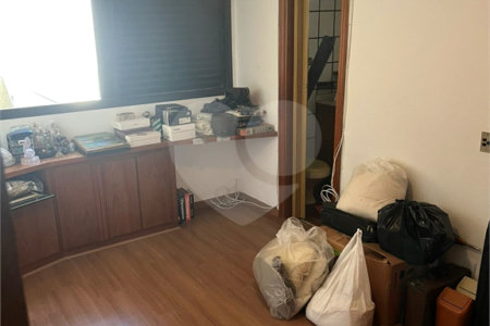 Apartamento à venda com 4 suítes em Vila Uberabinha, São Paulo, SP