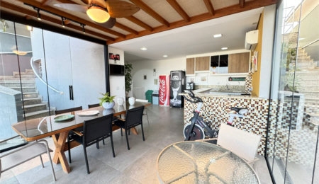 Casa à venda com 3 suítes no condomínio Terras de São Francisco, Vinhedo - SP