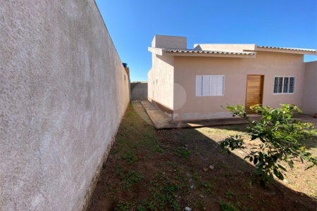 Casa à venda com 3 quartos, sendo 1 suíte, em Jardim Primavera I, Ponta Porã, MS