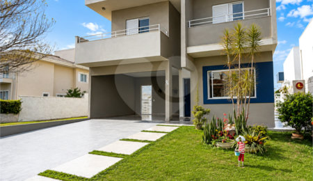 Casa à venda com 3 suítes no condomínio Via Castelli, Louveira - SP